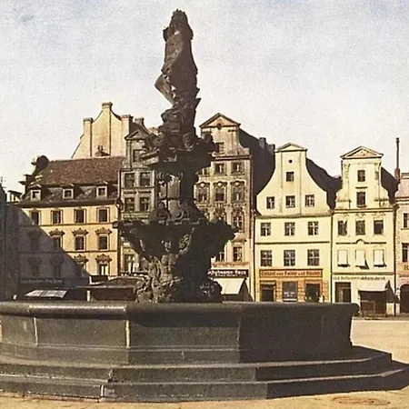 Penguin 2270 On Nowy Targ Square * Breslavia