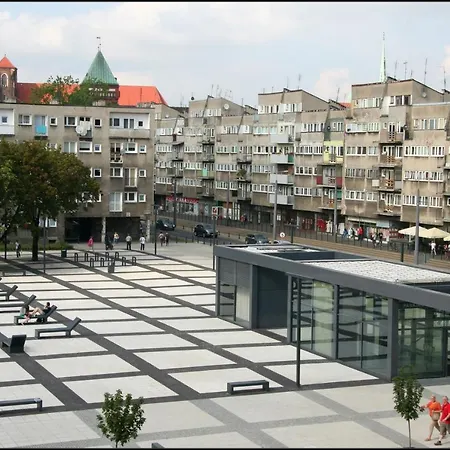 Penguin 2270 On Nowy Targ Square * Breslavia